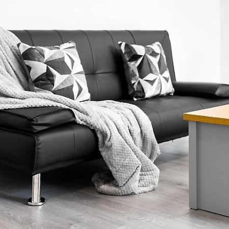 Jlr,Nec,B'Ham Airport,Entire House,Wi-Fi,Netflix Villa เบอร์มิงแฮม ภายนอก รูปภาพ
