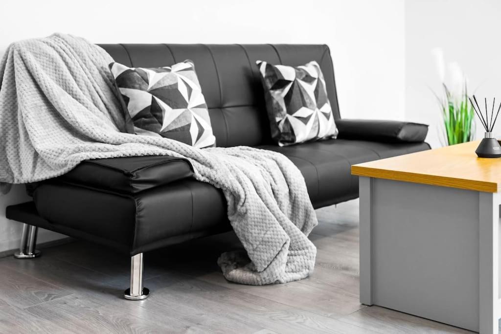 Jlr,Nec,B'Ham Airport,Entire House,Wi-Fi,Netflix Villa เบอร์มิงแฮม ภายนอก รูปภาพ